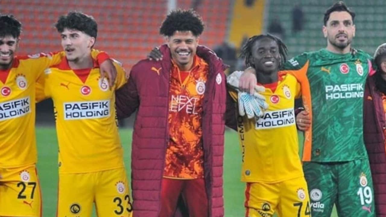 Foto - Galatasaray ile Samsunspor görüşüyor: 14 dakika oynadı şimdi gönderiliyor