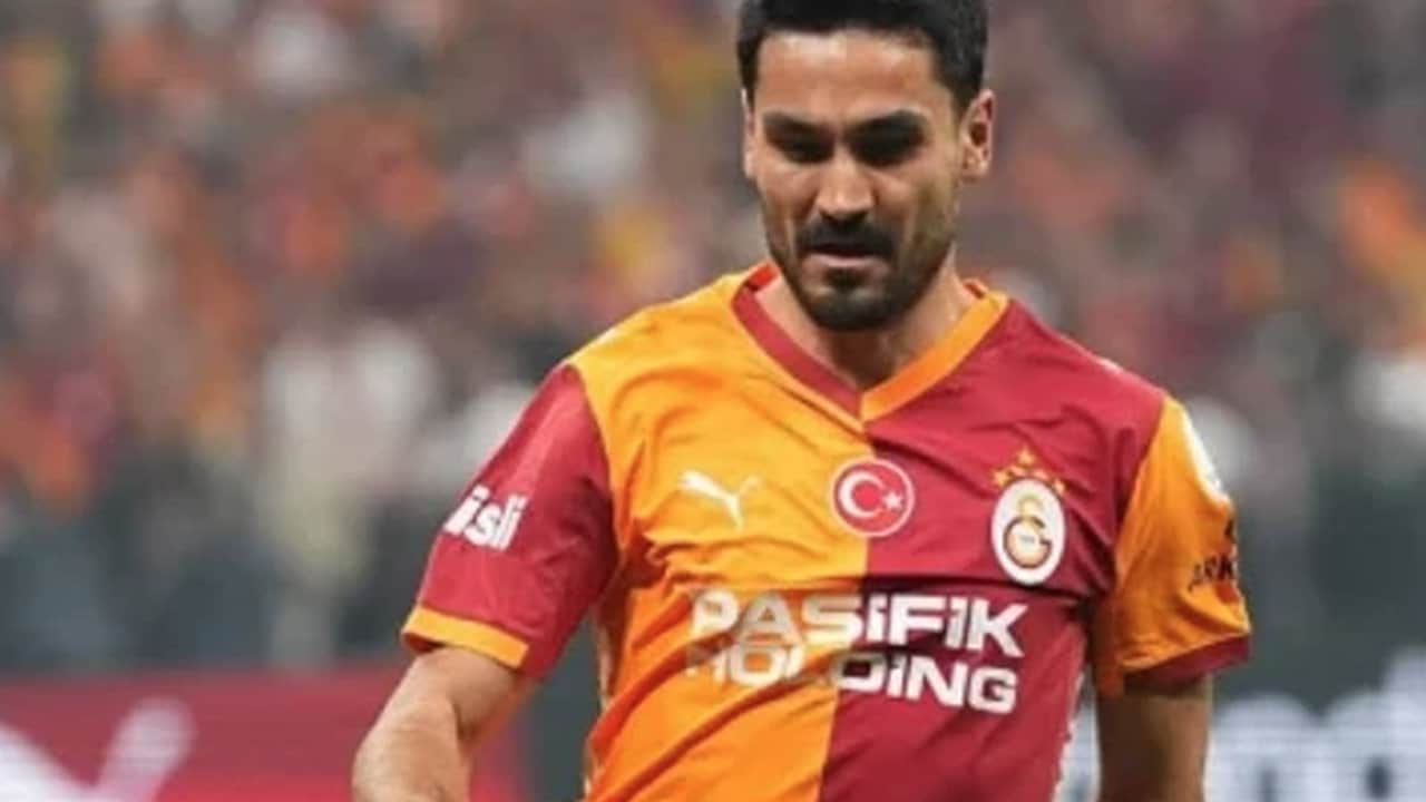 Foto - Galatasaray’da herkesi ters köşe yapan gelişme! Yıldız futbolcuyla ipler kopma noktasında, her an gidebilir