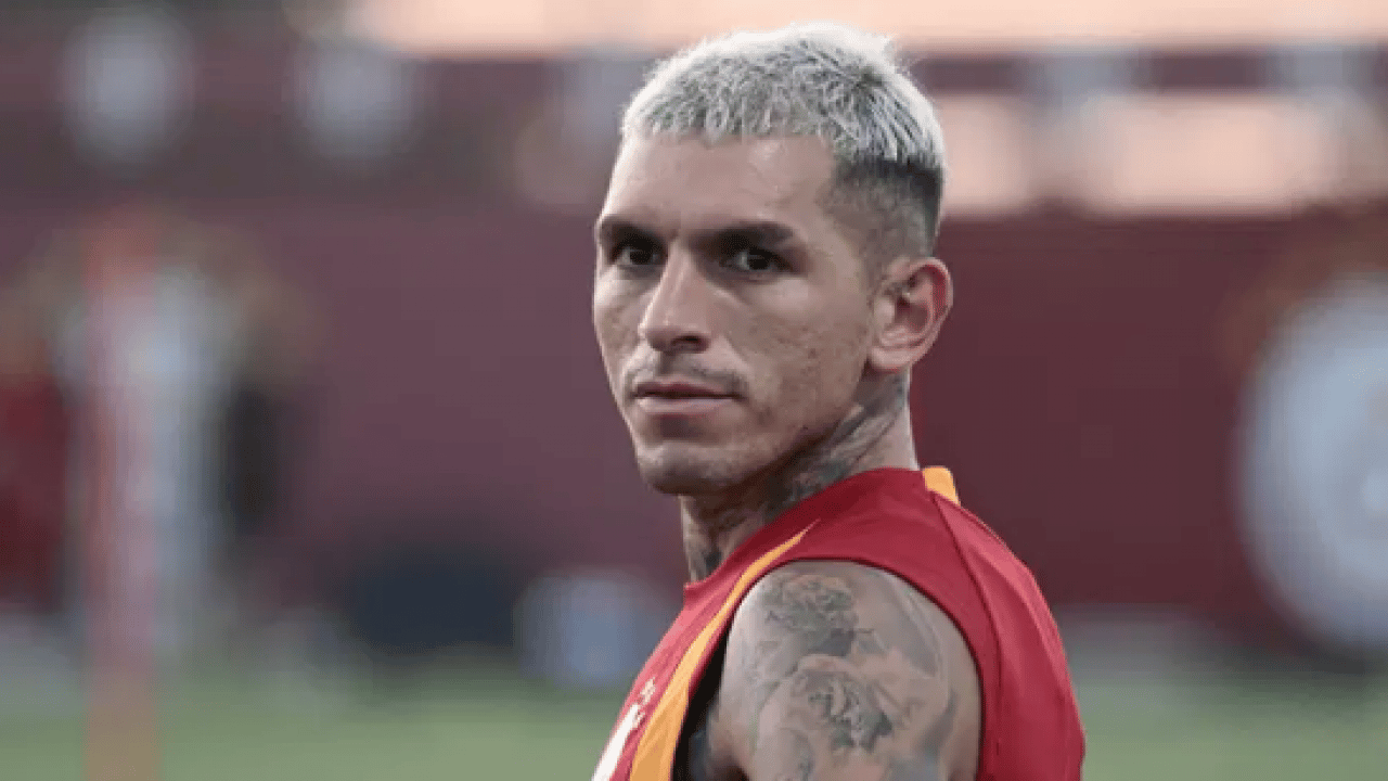 Foto - Galatasaraylılar merakla bekliyor sonu ne olacak diye! Bunun için ayrılmak istiyor olamaz...