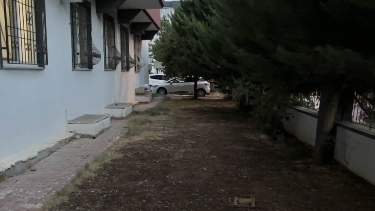Foto - Gaziantep'te kan donduran olay! Kadın pencereden atladı, arkasından koca ve 5 yaşındaki çocuk da kendini boşluğa bıraktı