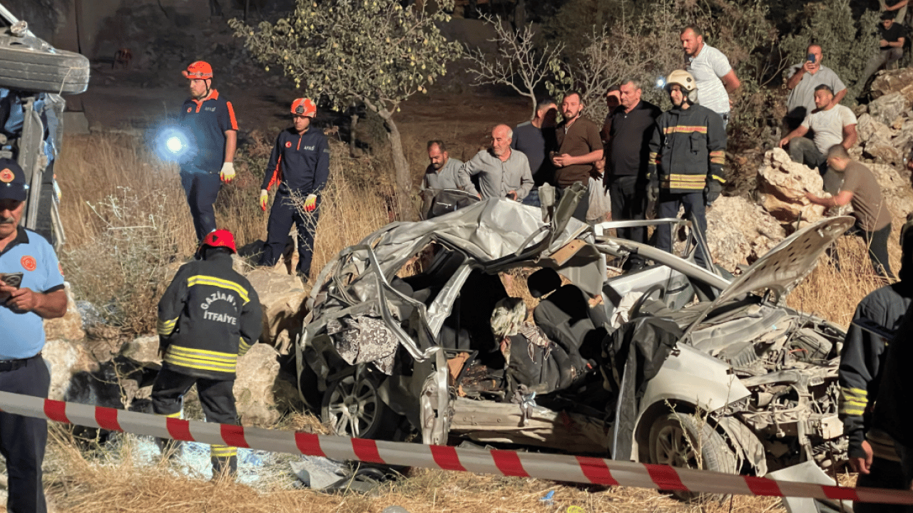 Foto - Gaziantep’teki facia yürekleri yaktı: Feci kazada can veren 7 kişinin kimliği belli oldu