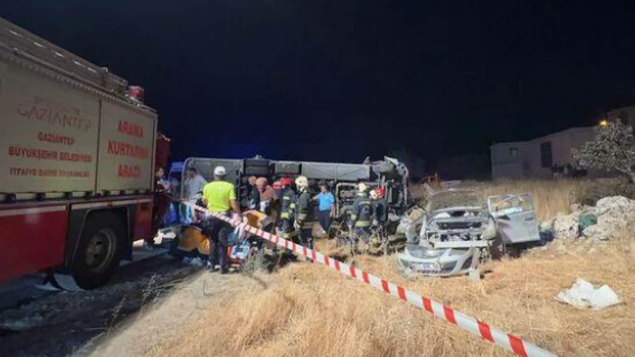 Foto - Gaziantep’teki facia yürekleri yaktı: Feci kazada can veren 7 kişinin kimliği belli oldu