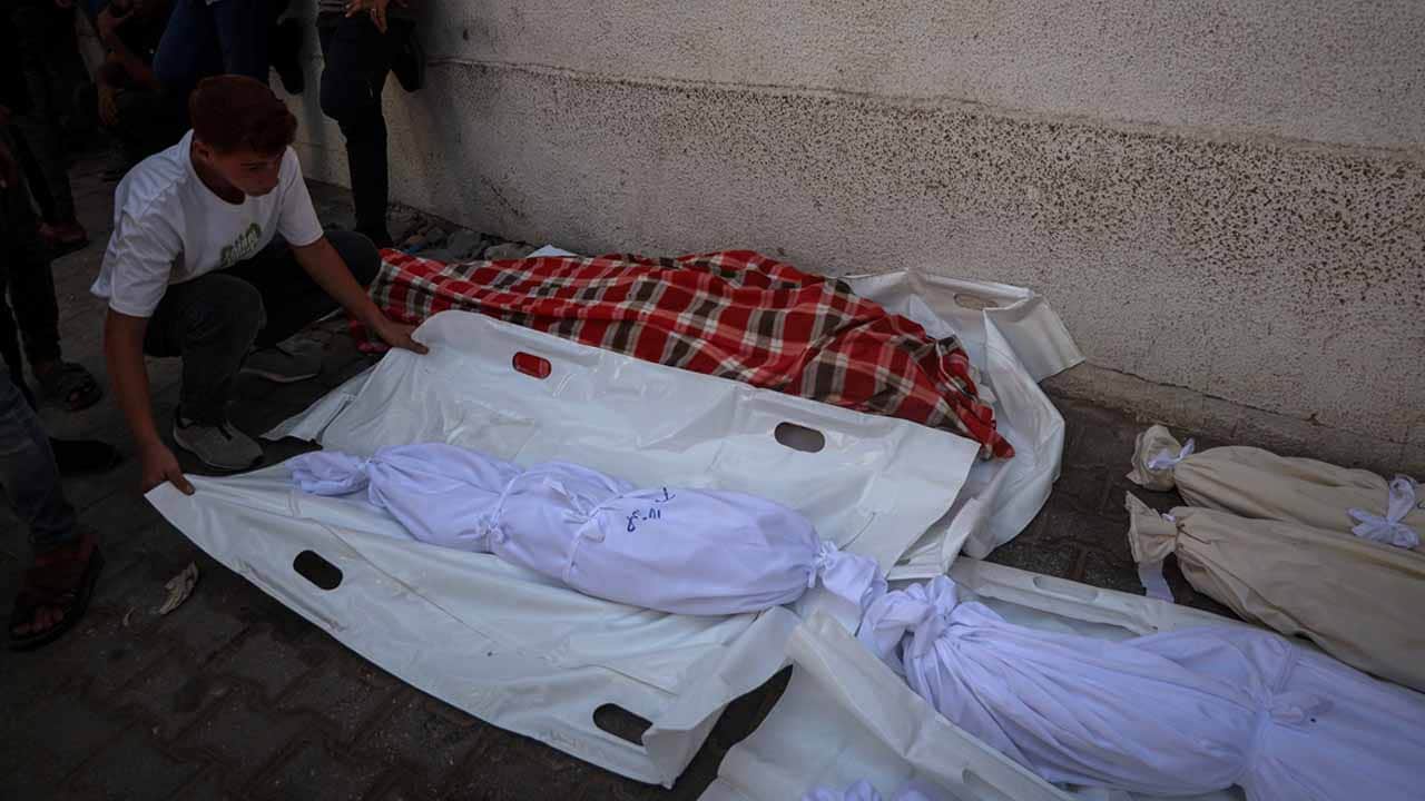 Foto - Gazze’de hasarlı bina çöktü: 5‘i çocuk 14 kişi hayatını yitirdi