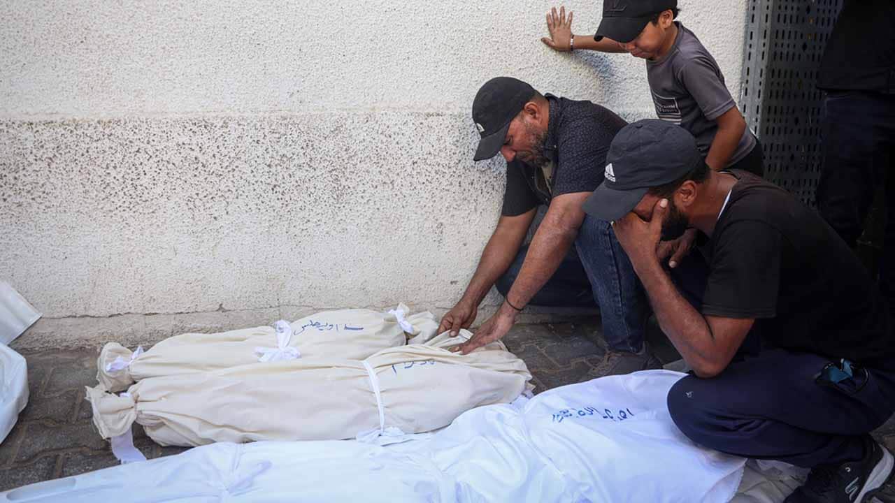 Foto - Gazze’de hasarlı bina çöktü: 5‘i çocuk 14 kişi hayatını yitirdi