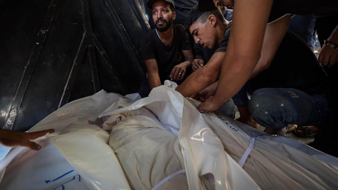 Foto - Gazze’de hasarlı bina çöktü: 5‘i çocuk 14 kişi hayatını yitirdi