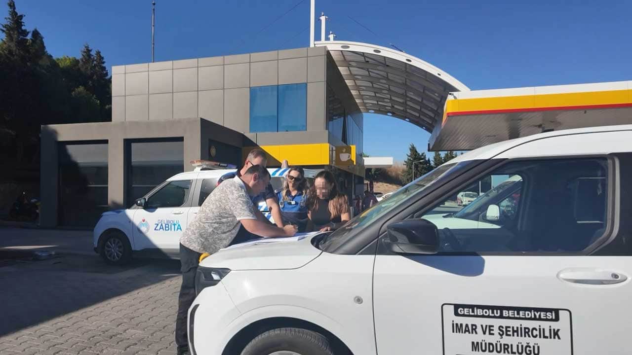Foto - Gelibolu’da ahlaksızlığa ve çocuk istismarına neşter! AK Partili Belediye Başkanı Soyuak skandalın yaşandığı otelin kapısına kilit vurdu!