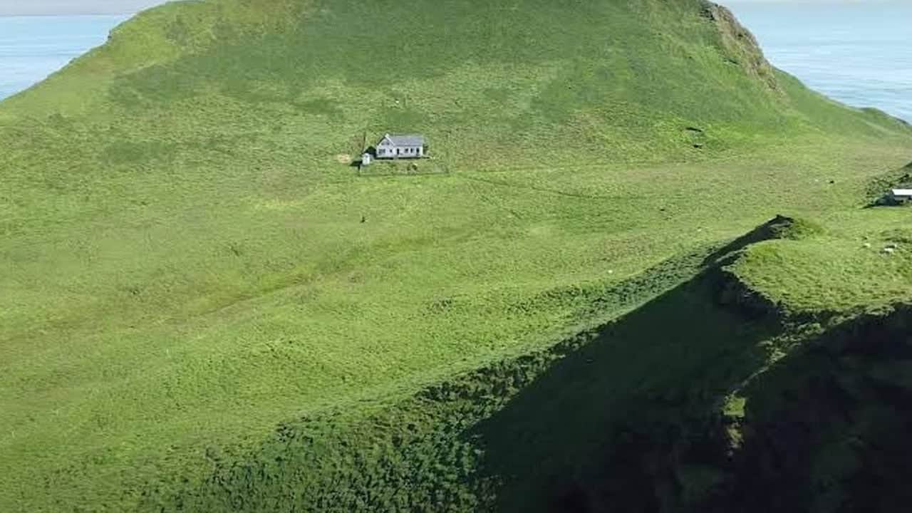 Foto - Gerçek yıllar sonra ortaya çıktı! Dünyanın en yalnız adasında bakın kim yaşıyor!