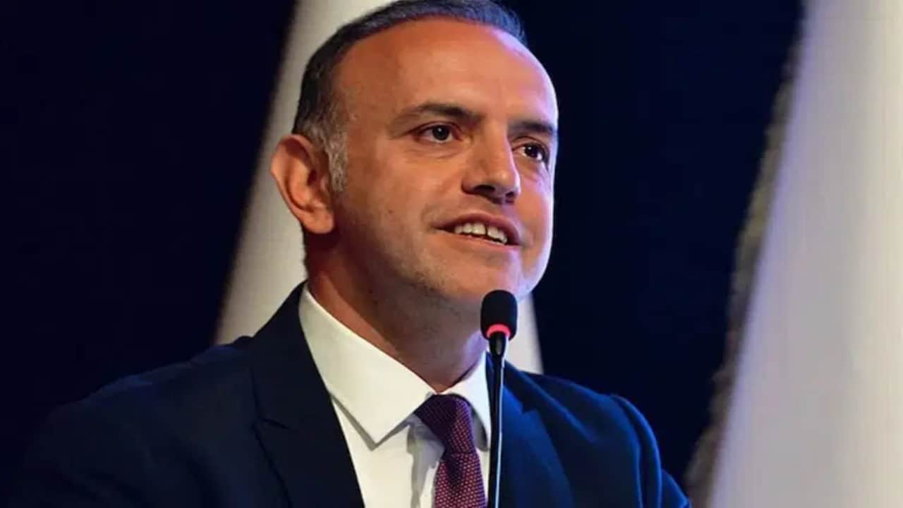 Foto - Gerçekten büyük edepsizlik! CHP’li başkandan, meclis kürsüsünde skandal sözler