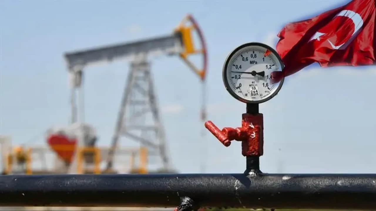 Foto - 'Gerekirse ülkeyi cehenneme çeviririz’ diye tehdit savuruyorlardı: Türkiye petrol için burunlarının dibine gidiyor