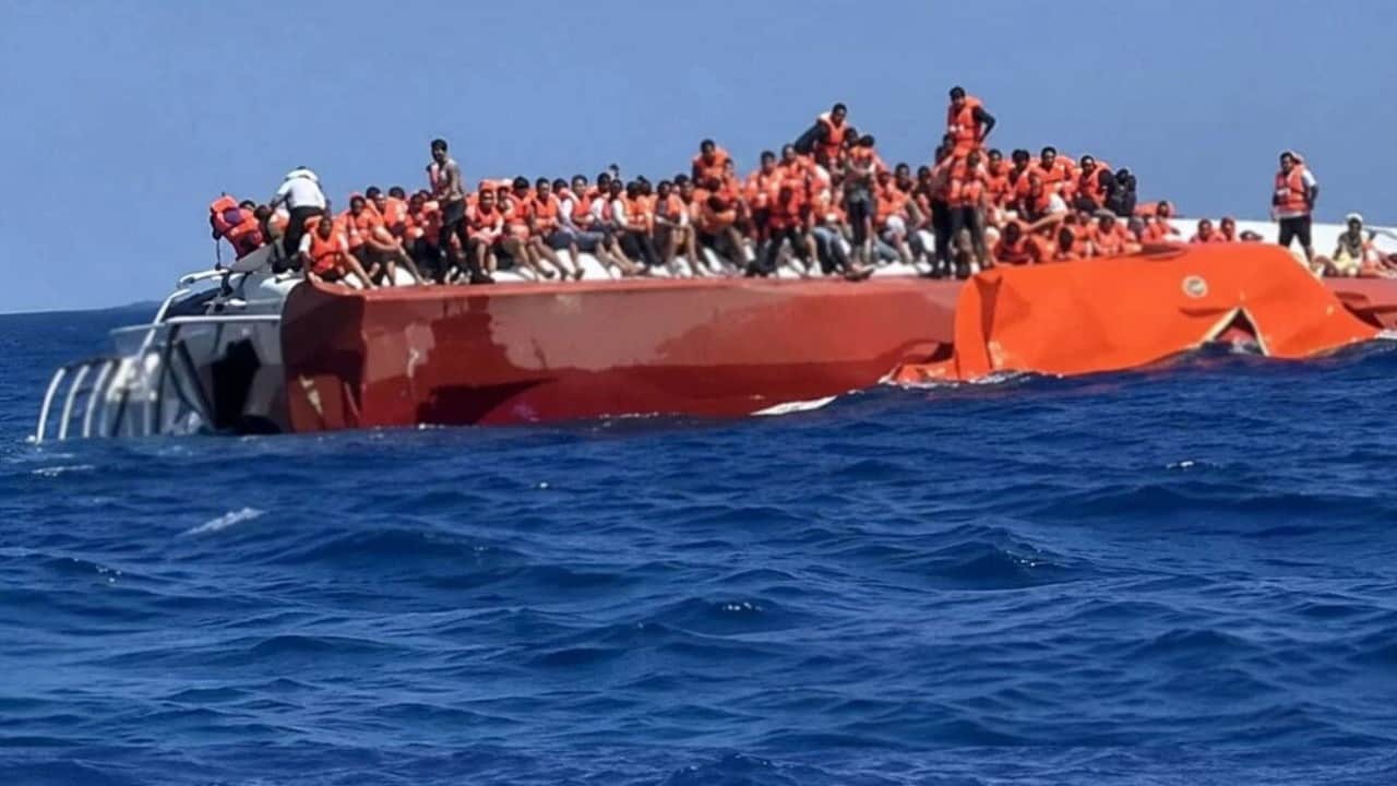 Foto - Girne'de batan gemiye ‘denize açılabilir’ demişlerdi! Liman yetkilileri için karar verildi