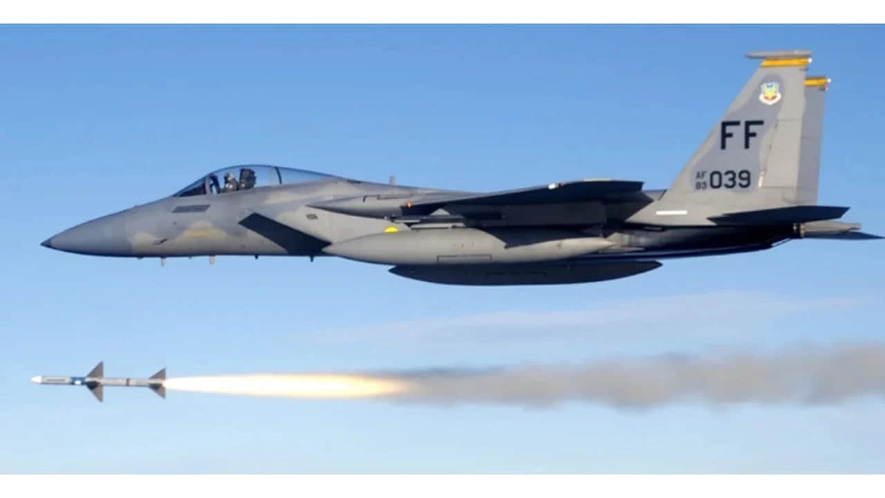 Foto - Göklerin yeni kralı için gerilim tırmandı! "F-15 alıyoruz" manşetleri ortalığı kasıp kavururken gerçek açıklandı