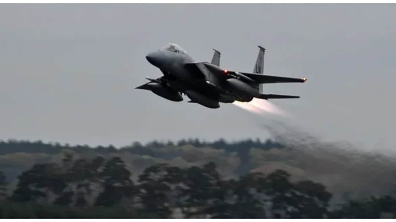 Foto - Göklerin yeni kralı için gerilim tırmandı! "F-15 alıyoruz" manşetleri ortalığı kasıp kavururken gerçek açıklandı