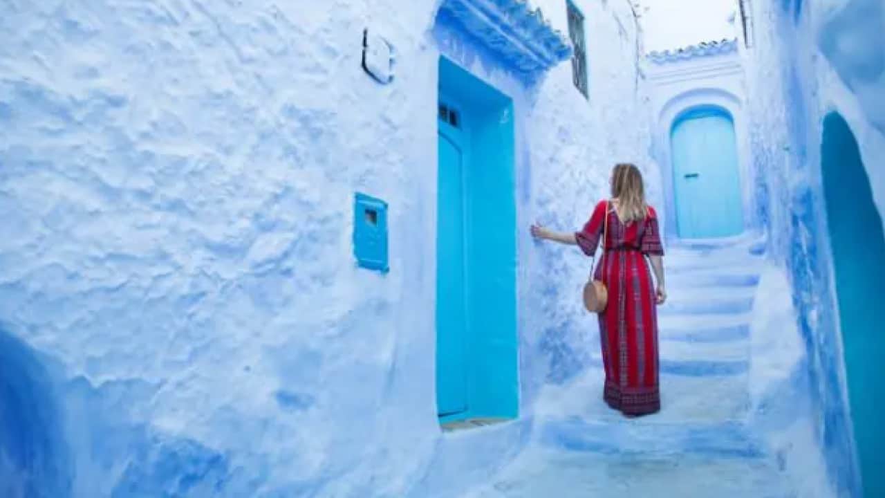 Foto - Gökyüzünden ayırt edilemiyor: Bütün kasaba maviye büründü!