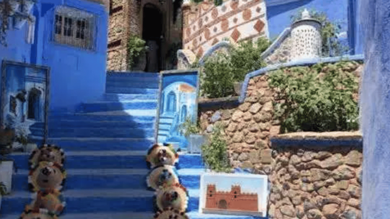 Foto - Gökyüzünden ayırt edilemiyor: Bütün kasaba maviye büründü!