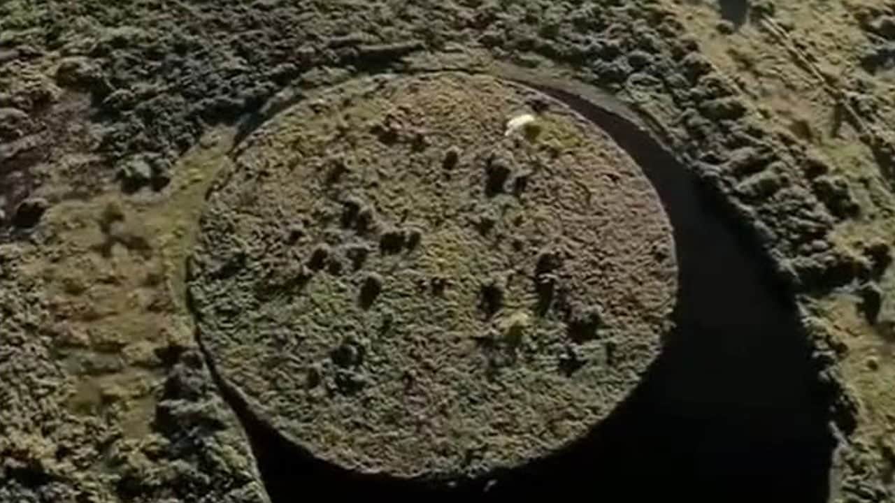 Foto - Google Earth’te fark edildi! Suyun üstünde dönen gizemli ada