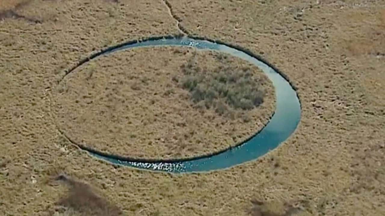Foto - Google Earth’te fark edildi! Suyun üstünde dönen gizemli ada