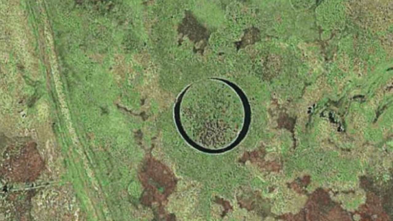 Foto - Google Earth’te fark edildi! Suyun üstünde dönen gizemli ada
