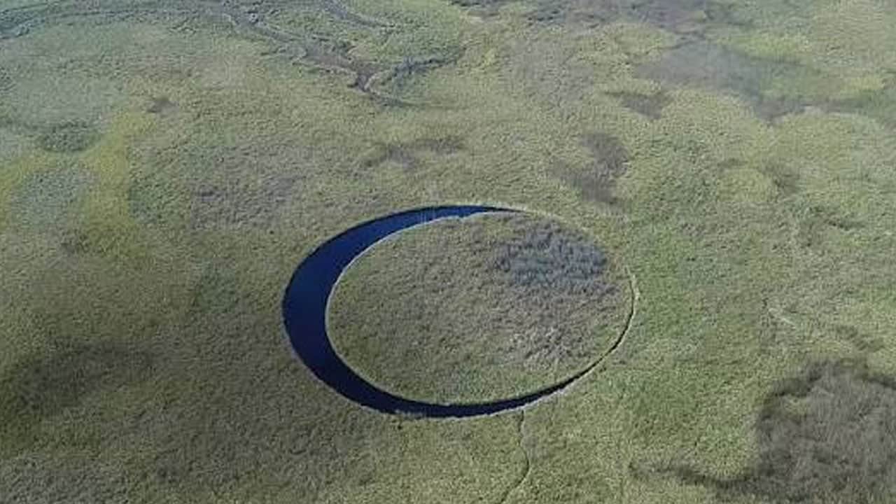 Foto - Google Earth’te fark edildi! Suyun üstünde dönen gizemli ada