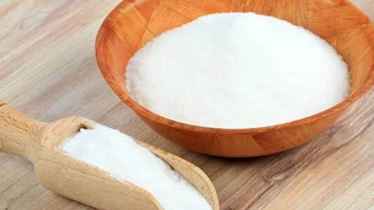 Foto - Gören 'Bu nasıl olur' diyor! Mutfaktaki sadece 2 malzemeyle pırıl pırıl oluyor! Fırın camları ayna gibi olacak