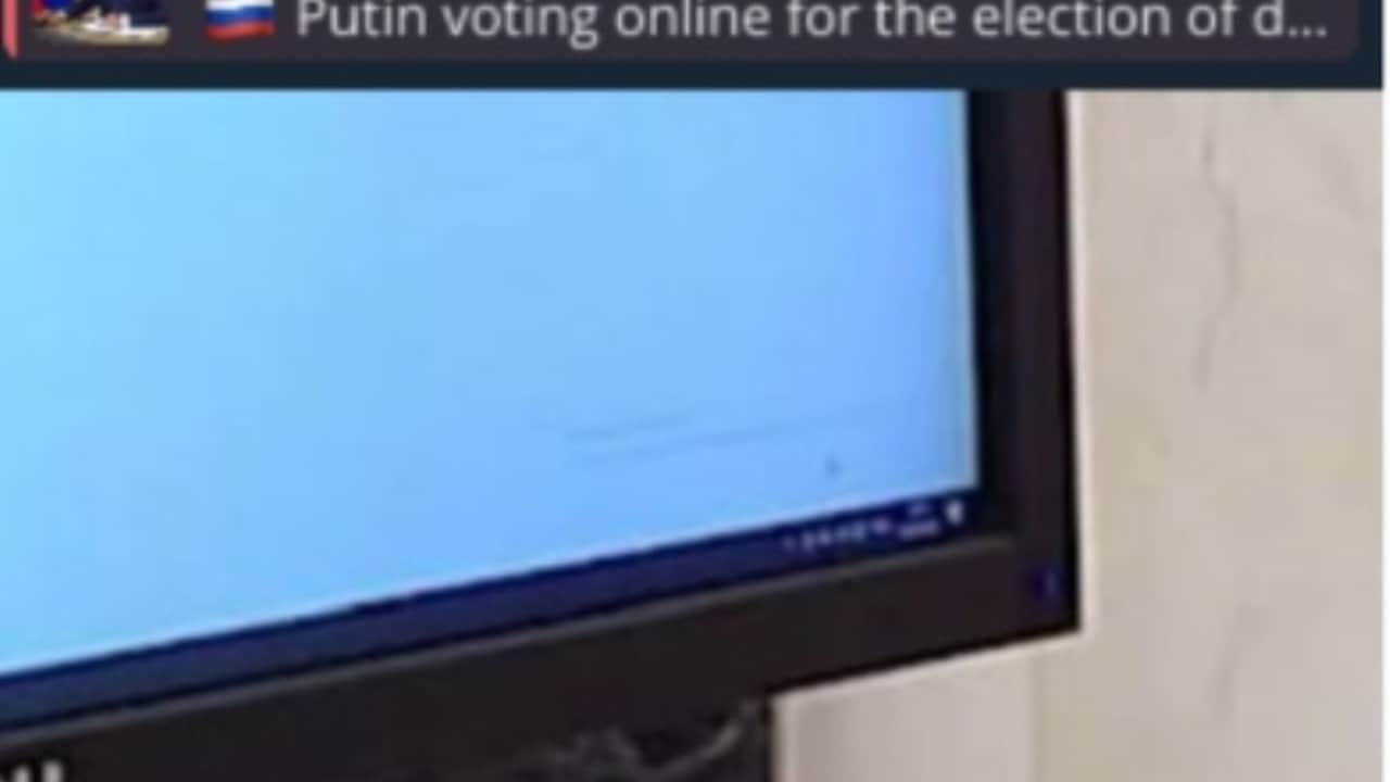 Foto - Görenler "Bu nasıl olur" diyor! Putin’in bilgisayarındaki detay ağızları açık bıraktı