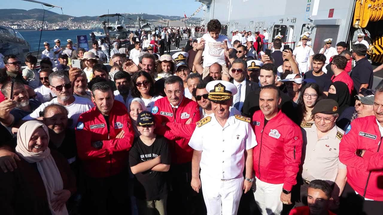 Foto - Gözdağı gibi mesaj! TEKNOFEST Mavi Vatan'da Cevdet Yılmaz'dan savunma sanayii şovu!