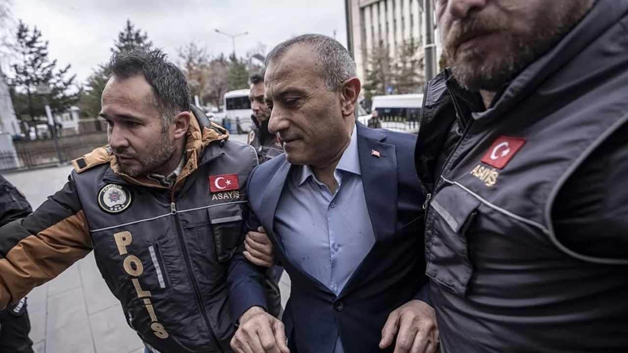 Foto - Gülistan Doku soruşturmasında tutuklanmıştı… Eski Vali’ye gelen mesajlara bakın! ‘Yok edeceğim’