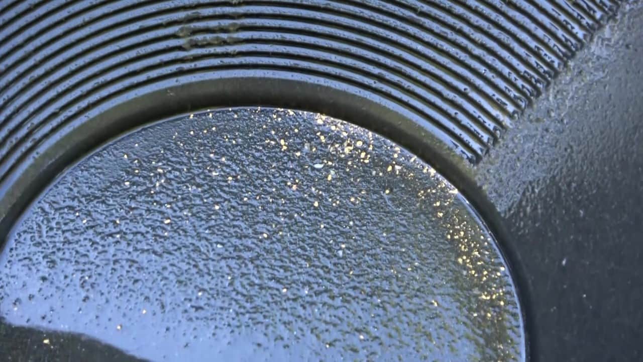 Foto - Günde 3-4 gram çıkarıyor