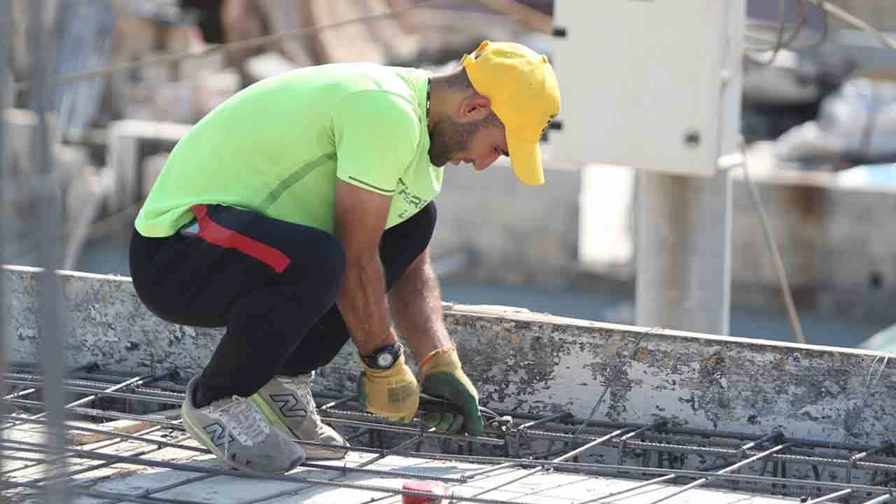 Foto - Gündüz şantiyede akşam pistte: İnşaatlarda ter döken eli nasırlı şampiyon!