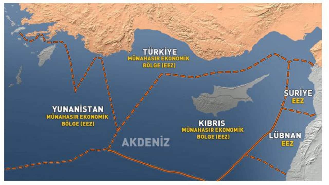 Foto - Güney Kıbrıs bükemediği bileği öptü! Şımarık Rumlardan Türkiye’ye "Hazırız" mesajı