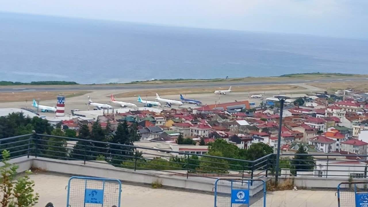 Foto - Günlük 150 uçak trafiği yaşandı Trabzon havalimanı rekora doymuyor