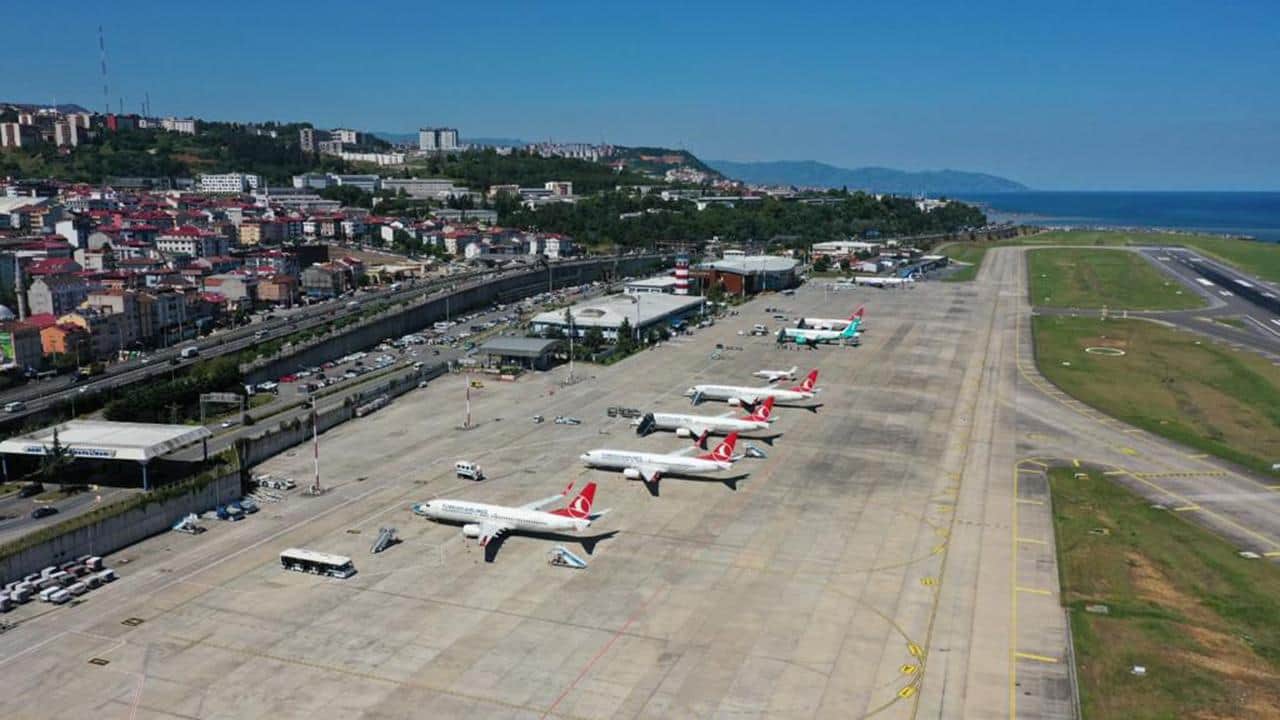 Foto - Günlük uçak trafiği zirve yaptı Bir rekor da Trabzon Havalimanı’ndan