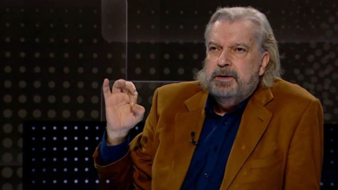 Hakan Bayrakçı son seçim anketinde gündeme oturan detayı açıkladı: Parti 4 puan birden kaybetti