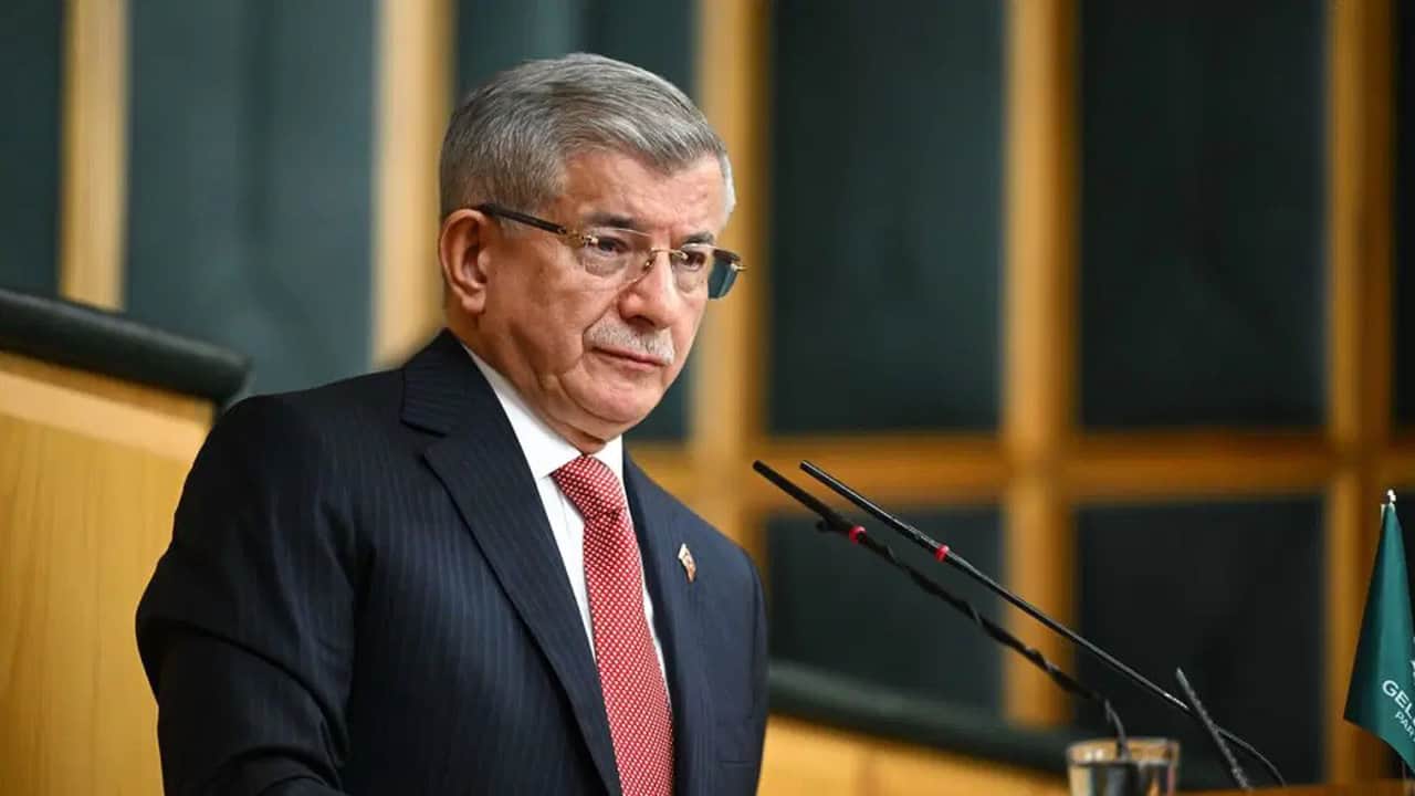 Foto - Hakkında soruşturma başlatılmıştı! Ahmet Davutoğlu için kullanılan o ifade, Erdoğan’a yakın ismi resmen çıldırttı