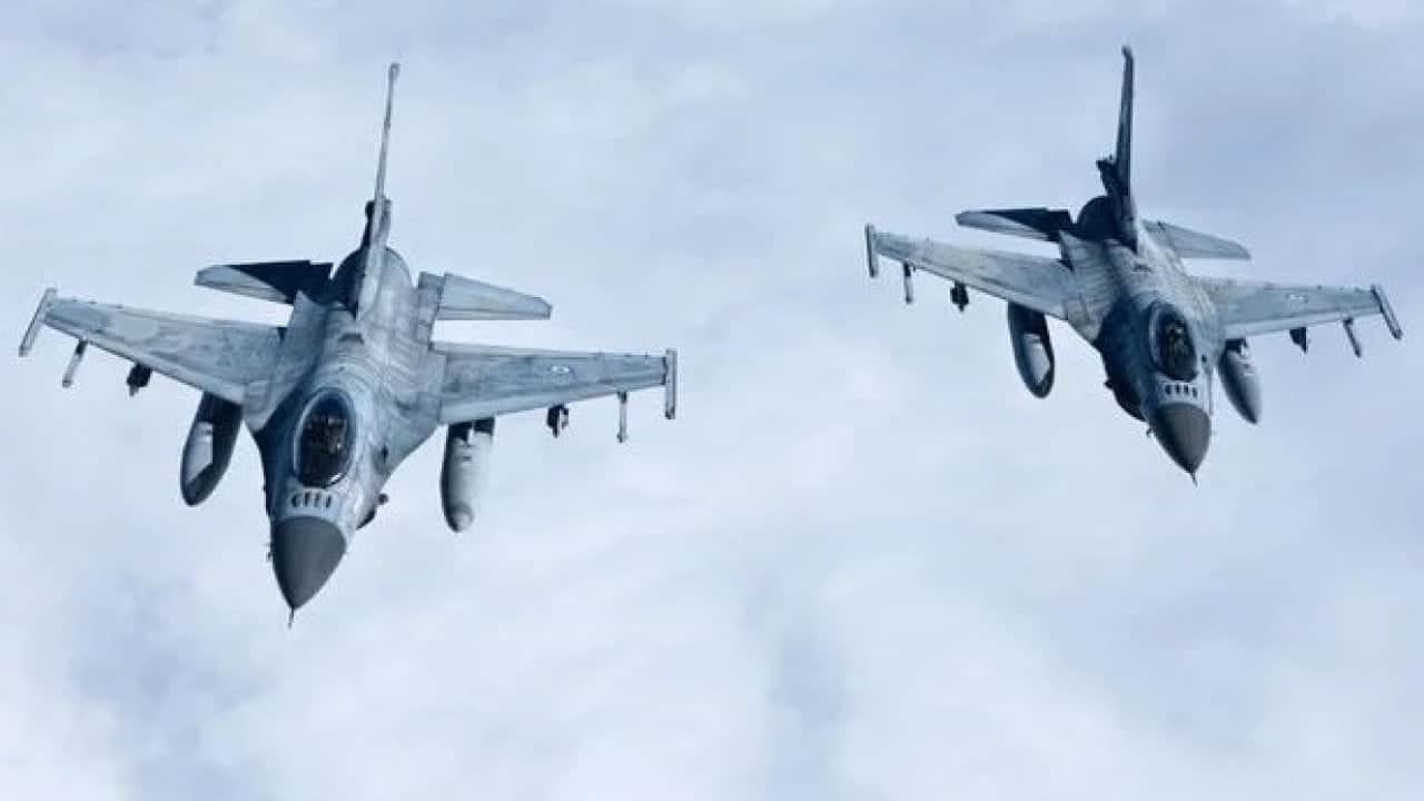 Foto - Halkı kandırıyorlar: 1 Türk İHA'sını kontrol etmek için saati 25 bin dolar olan iki F-16 uçuruyorlar