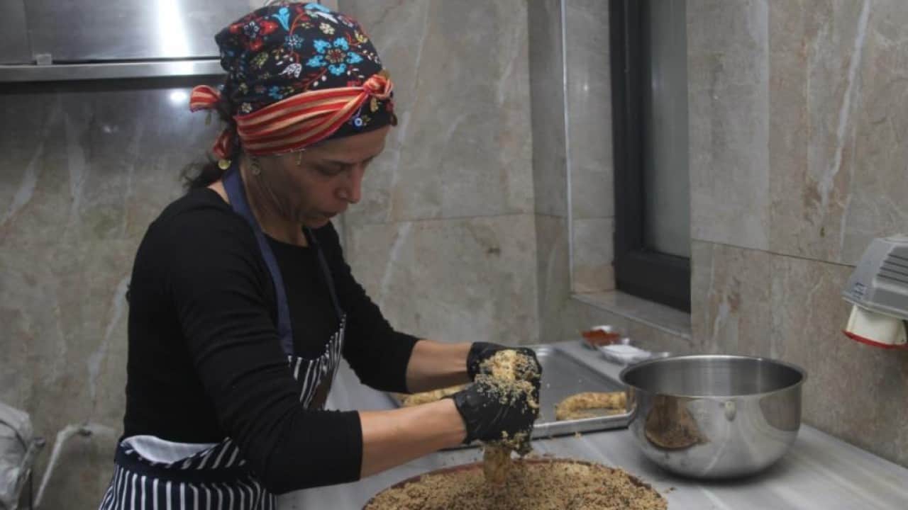 Foto - Hamsi ve simit aynı tabakta buluştu! ’Balık ekmek oluyorsa balık simit de olur’