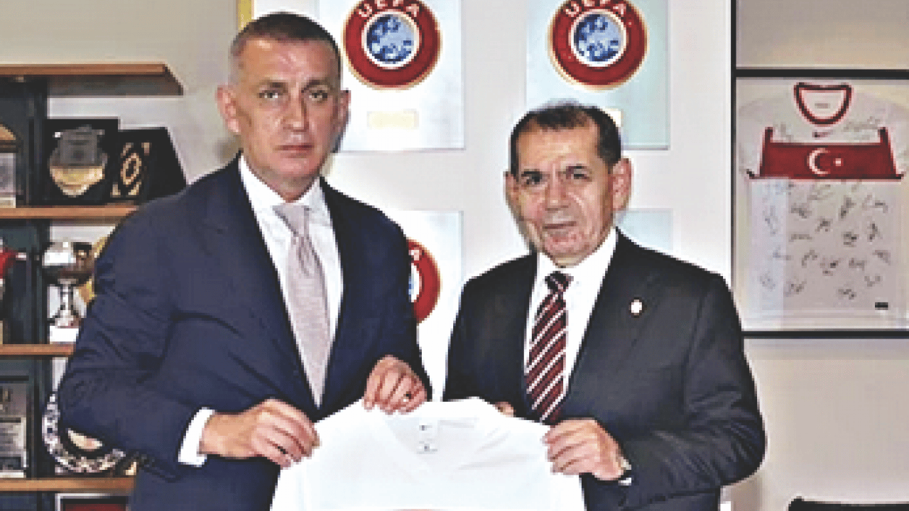 Foto - Hasan Emrah Savcı yazdı: Okan Buruk’un şirazesi kaydı...