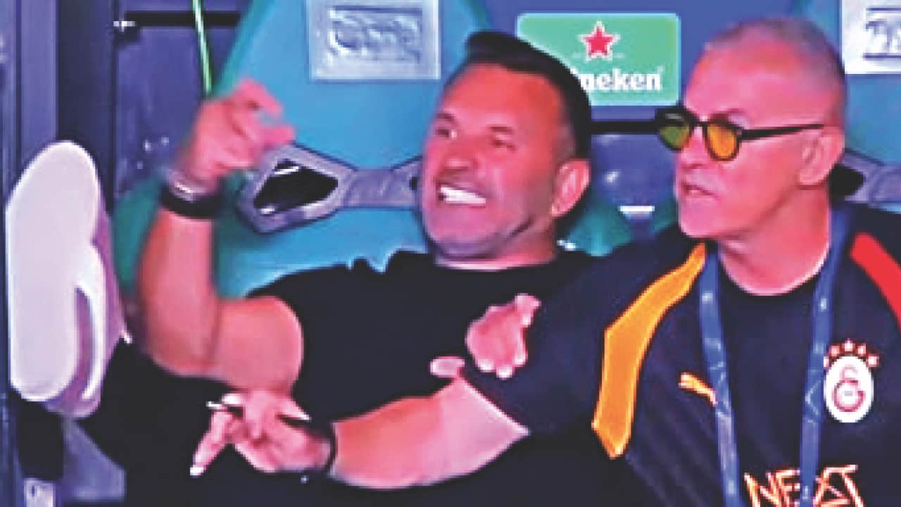 Foto - Hasan Emrah Savcı yazdı: Okan Buruk’un şirazesi kaydı...