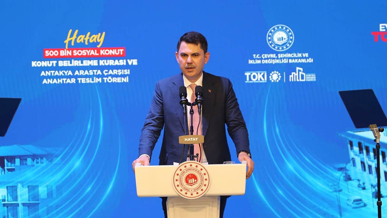 Foto - Hatay'da dar gelirliler için 8 bin 500 konutun kuraları çekildi! Bakan Kurum: Devlet yönetmek sosyal medya şovuna benzemez