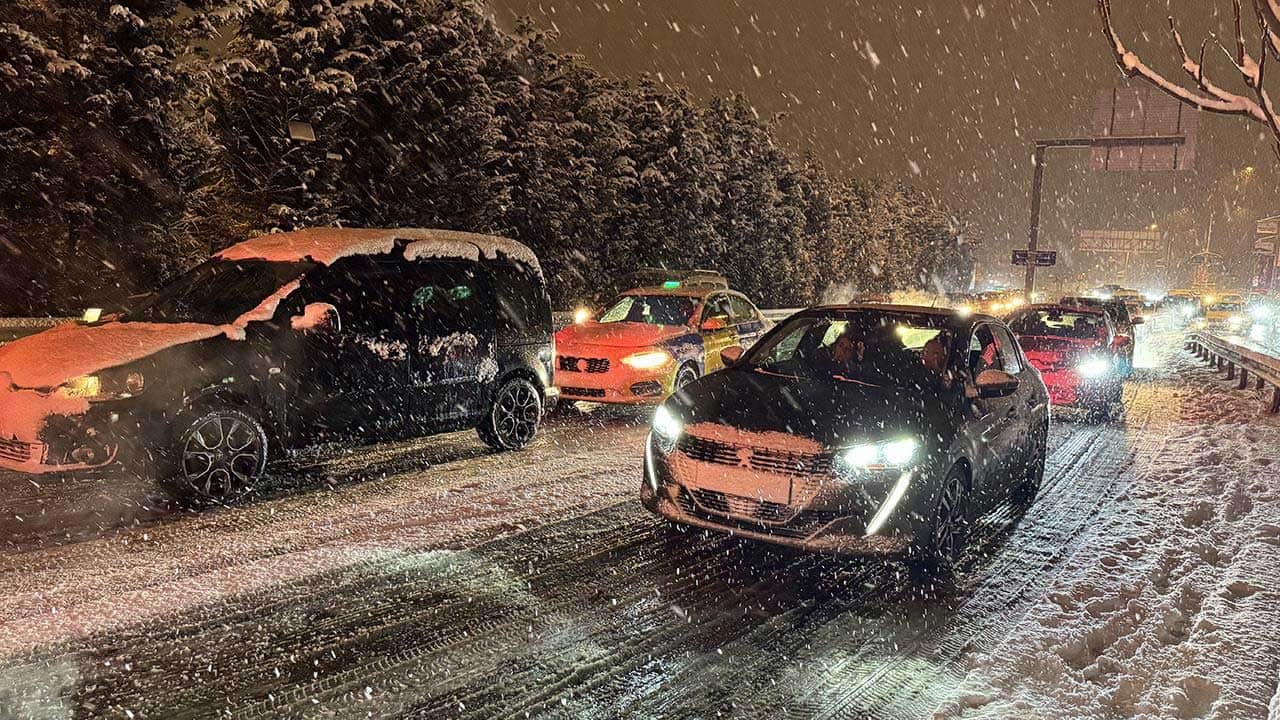 Foto - Hava bir anda değişecek! İstanbul'da kar, fırtına ve sağanak geliyor