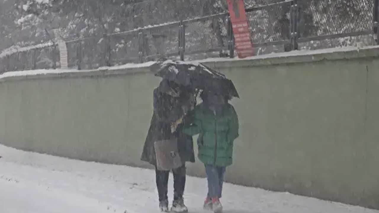 Foto - Hava bir anda değişecek! İstanbul'da kar, fırtına ve sağanak geliyor