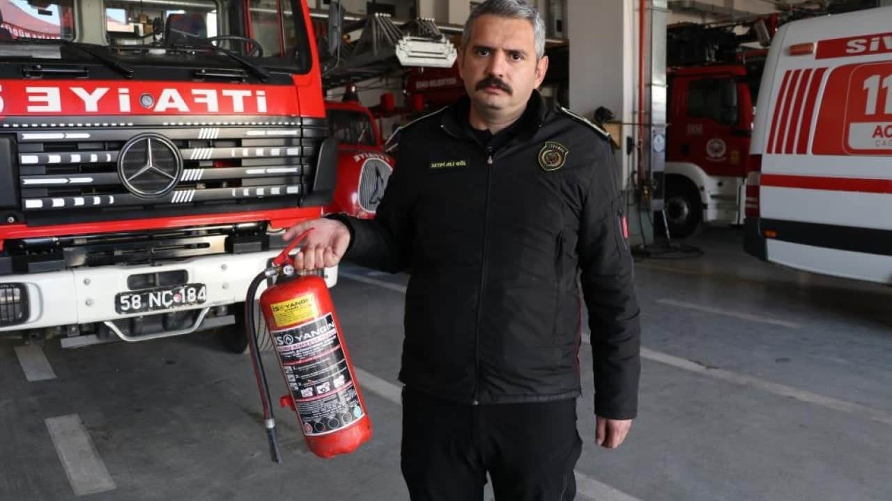 Foto - Havalar soğudu araç yangınları arttı! Uzmanı yapılması gerekilenleri açıkladı