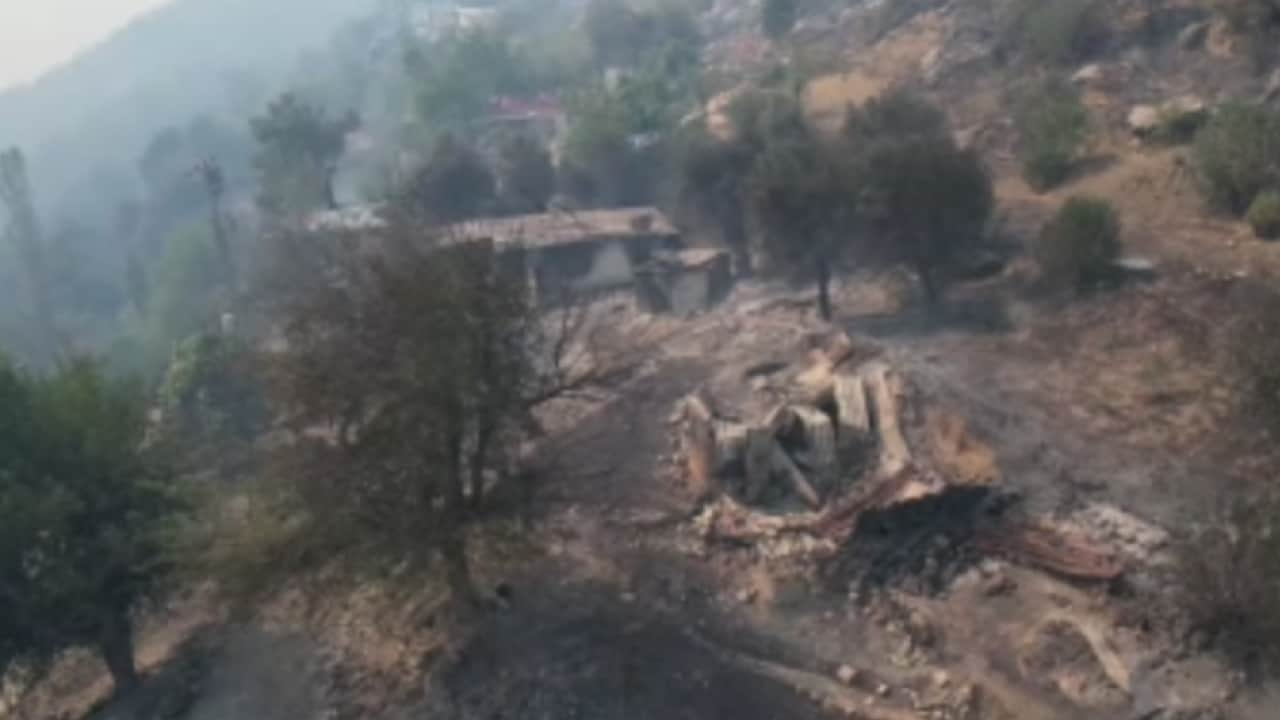 Foto - Hepsi kül oldu: Yangın sonrası acı manzara!