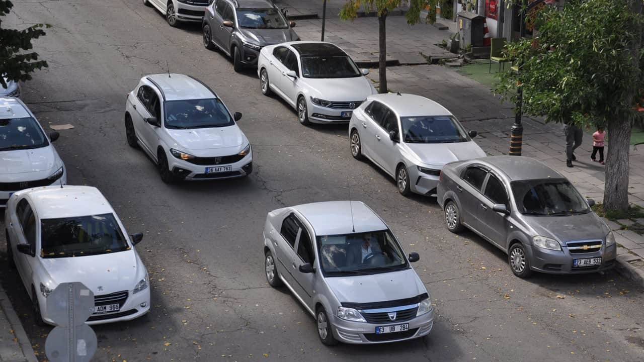 Foto - Her 10 kişiden 6’sında araç var! ‘Millet aç aç’ diyen muhalefete gelsin