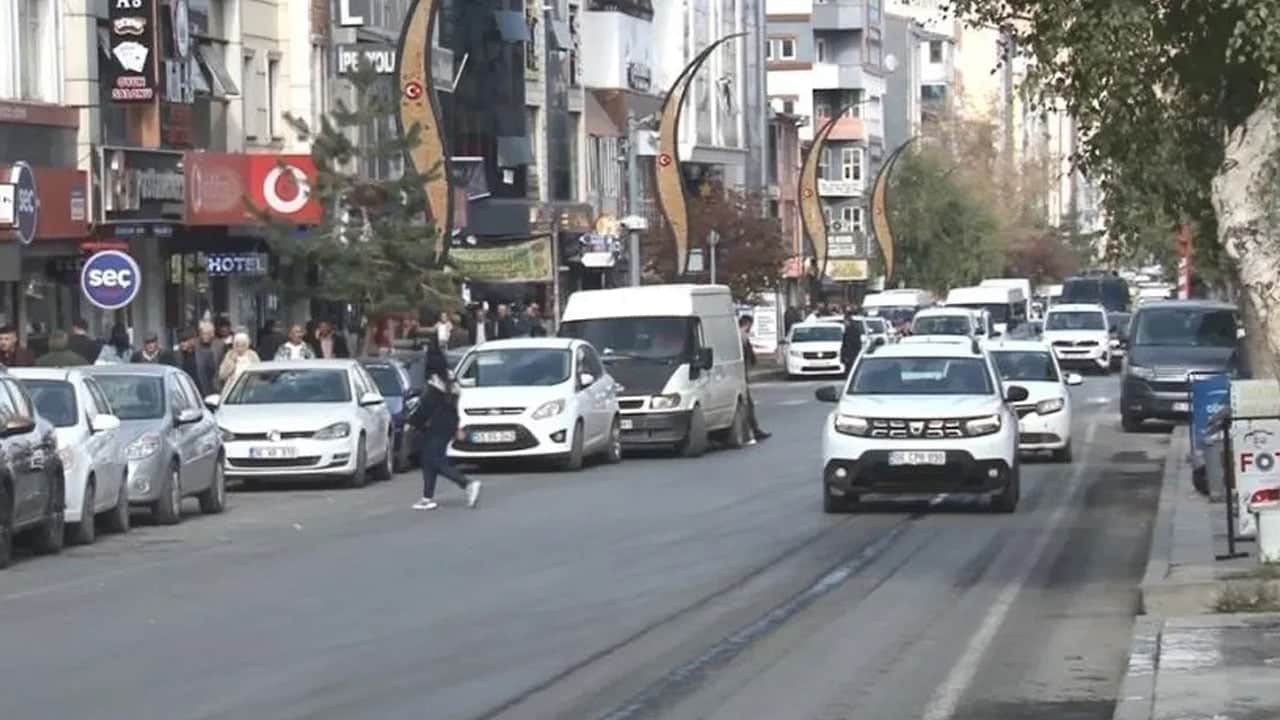 Foto - Her 10 kişiden 6’sında araç var! ‘Millet aç aç’ diyen muhalefete gelsin