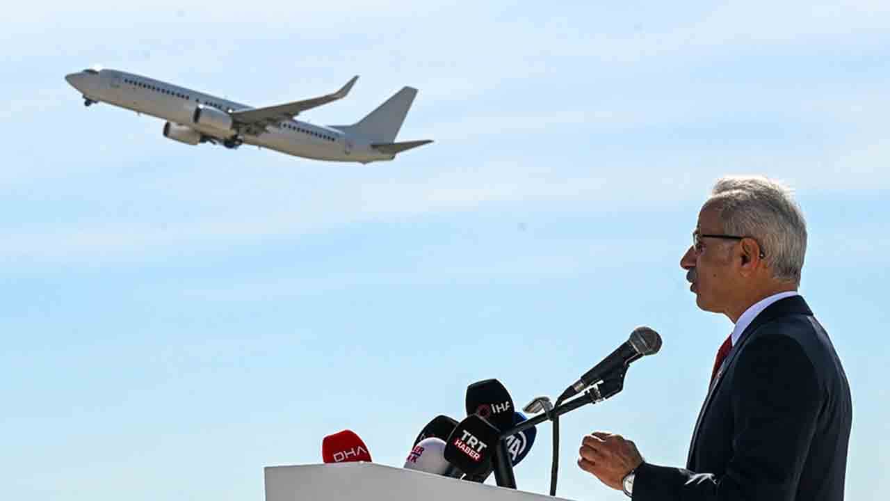 Her 14 saniyede bir uçak geçti: Türk hava sahası vızır vızır çalışıyor
