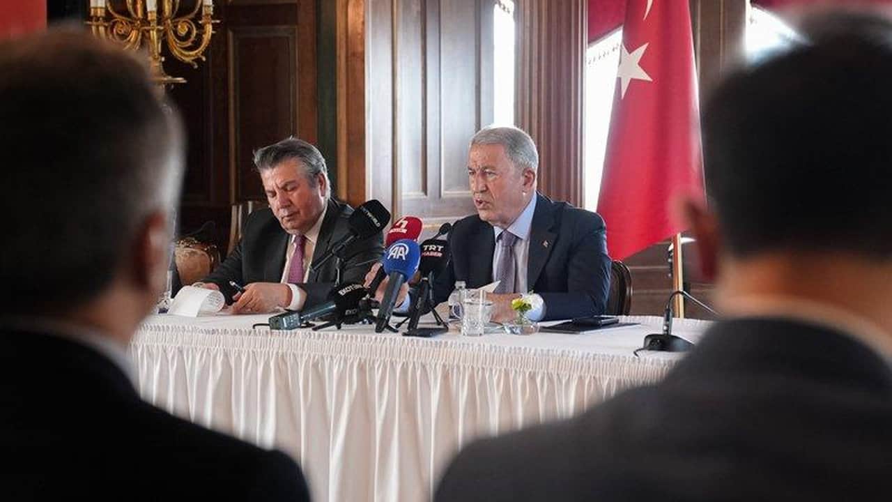 Foto - Her kafadan bir ses çıkıyordu! S-400’lerle ilgili iddialara Hulusi Akar’dan yalanlama