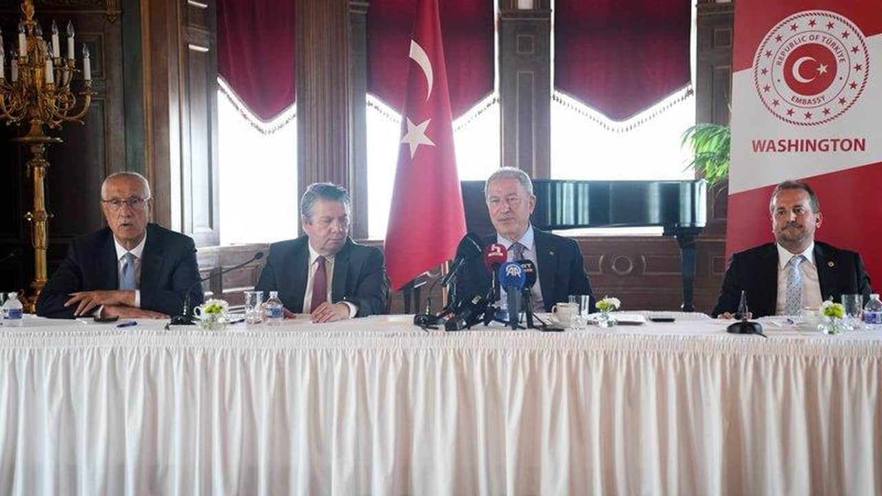 Foto - Her kafadan bir ses çıkıyordu! S-400’lerle ilgili iddialara Hulusi Akar’dan yalanlama