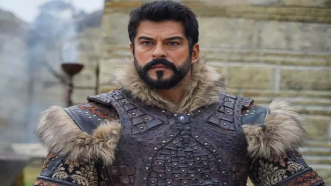 Foto - "Her şeyini satıyor" denilmişti! Burak Özçivit, Türkiye’yi terk mi ediyor? 