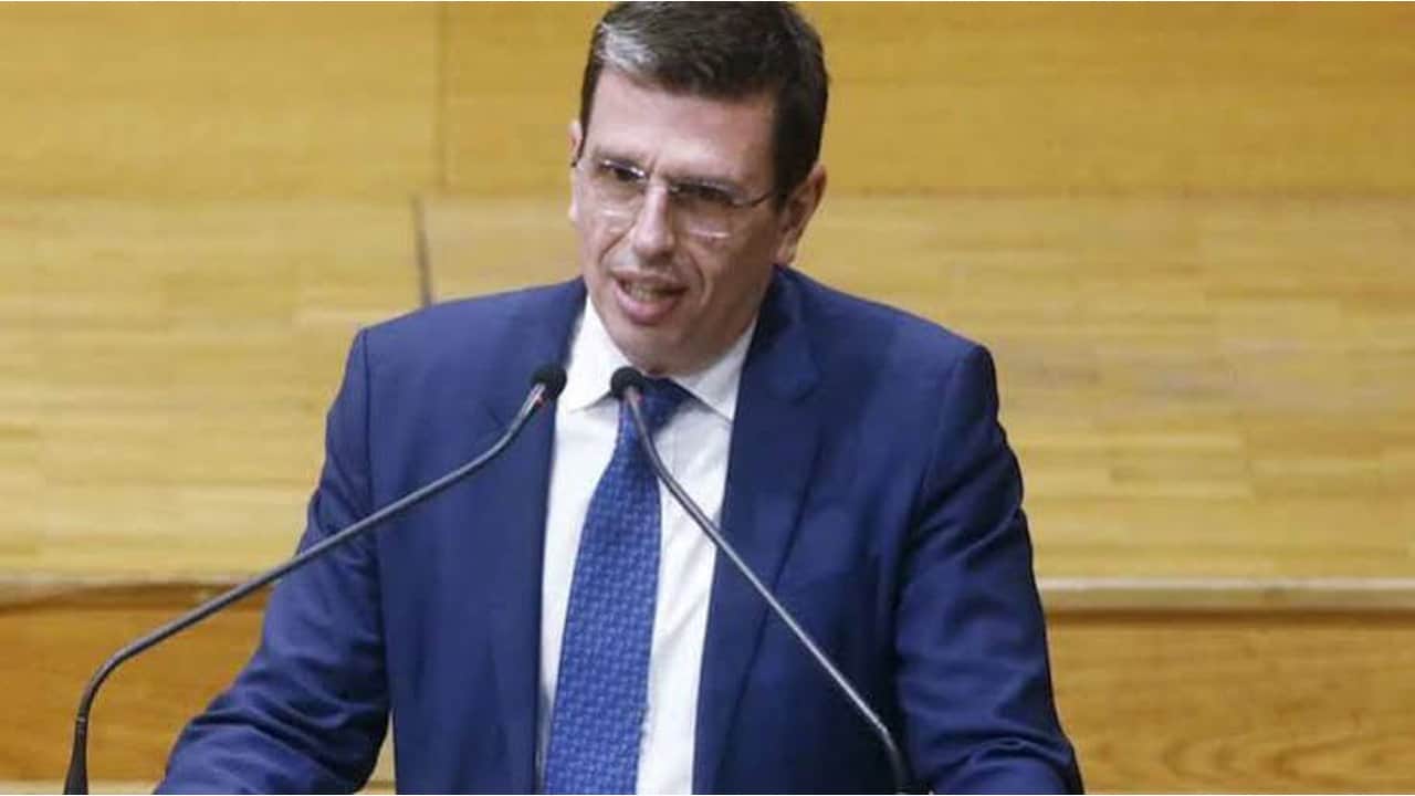 Foto - "Her Türk’ten 80 euro geliyor" dedi, bayrağımızı yırttı! İşte turistlerimiz bu alçakları sevindiriyor