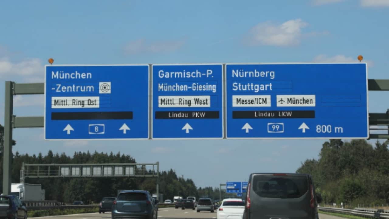 Foto - Herkes ne olduğunu merak ediyor: İşte trafikteki 5 çizgili tabelanın anlamı!